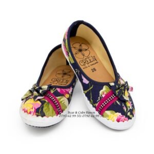 Girl-flowered-rubber-shoes
